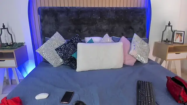 Karlagonzales  online show from April 2026 07:40:02 PM