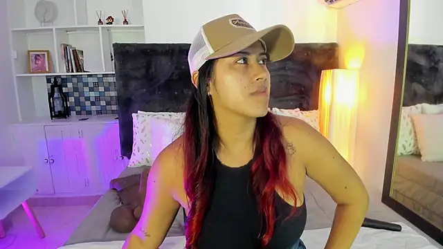 Karlagonzales  online show from June 2026 07:09:02 PM