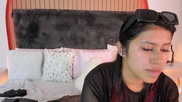 Snapshot of Karlagonzales_ chatting on May 2026 07:28:02 PM Karlagonzales online show from May 2026 07:28:02 PM