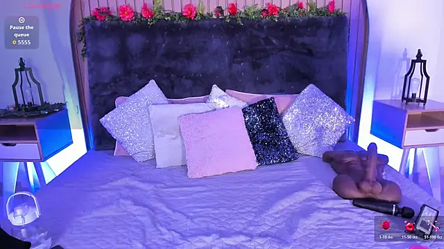 Karlagonzales  online show from October 2025 10:47:01 AM