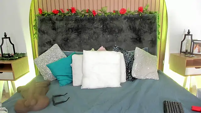 Karlagonzales  online show from March 2026 07:18:01 PM