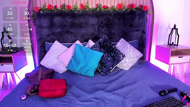 Karlagonzales  online show from November 2025 09:36:02 AM