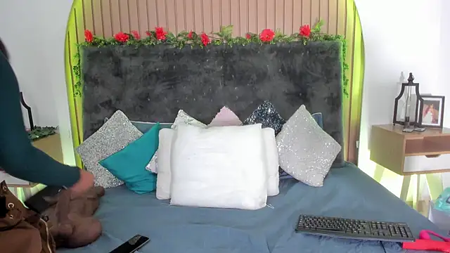 Karlagonzales  online show from March 2026 06:35:01 PM