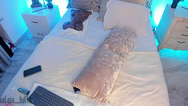 Snapshot of malaia_hills chatting on March 2025 01:45:02 AM malaia hills online show from March 2025 01:45:02 AM