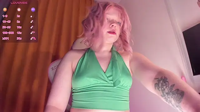 Snapshot of SueNiceeeee chatting on February 2026 04:31:01 AM SueNiceeeee online show from February 2026 04:31:01 AM