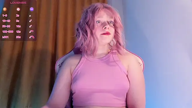 Snapshot of SueNiceeeee chatting on February 2026 11:04:01 PM SueNiceeeee online show from February 2026 11:04:01 PM