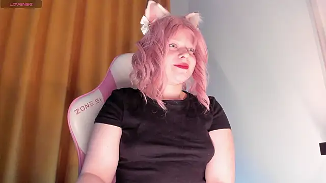 Snapshot of SueNiceeeee chatting on February 2026 02:10:02 AM SueNiceeeee online show from February 2026 02:10:02 AM