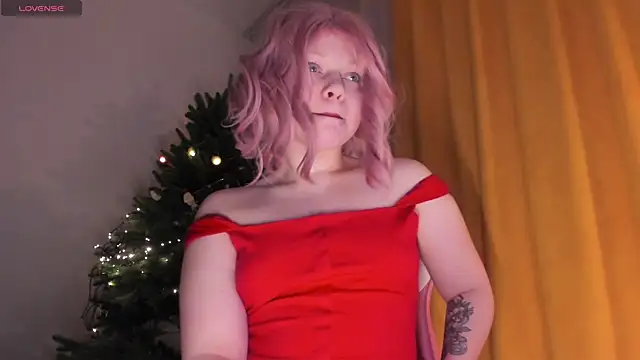 Snapshot of SueNiceeeee chatting on December 2025 10:21:01 PM SueNiceeeee online show from December 2025 10:21:01 PM