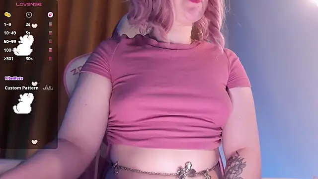 Snapshot of SueNiceeeee chatting on February 2026 08:29:02 PM SueNiceeeee online show from February 2026 08:29:02 PM