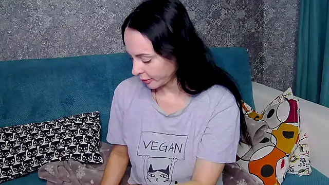 Brilliant Doll online show from November 2025 02:22:02 AM