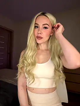 Snapshot of xDinnax chatting on October 2025 01:44:02 PM xDinnax online show from October 2025 01:44:02 PM