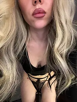 xDinnax online show from April 2026 07:58:02 PM