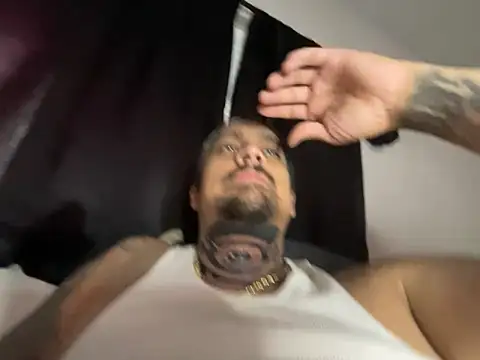 Snapshot of Vision1285 chatting on February 2026 06:48:01 PM Vision1285 online show from February 2026 06:48:01 PM