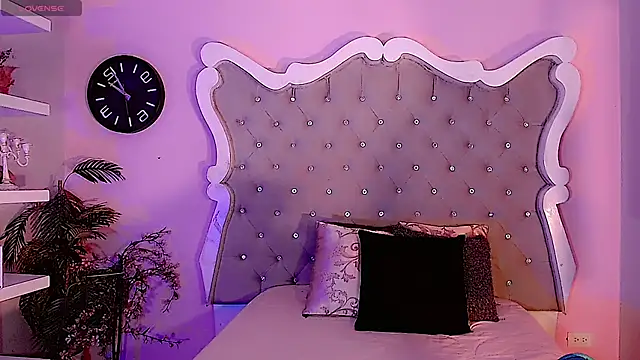 LeyXandrabraz online show from November 2025 07:47:01 PM