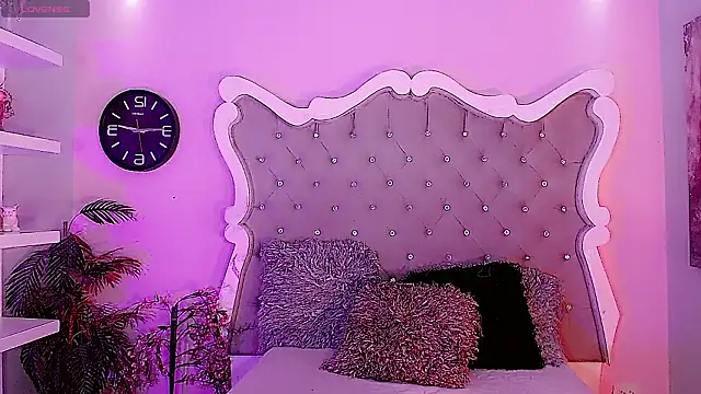 LeyXandrabraz online show from February 2026 08:08:01 PM