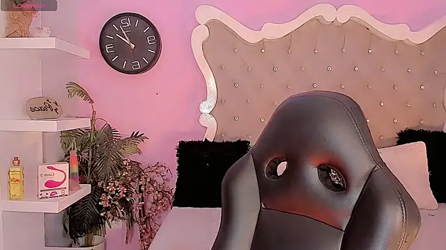 Snapshot of LeyXandrabraz chatting on September 2025 08:14:02 PM LeyXandrabraz online show from September 2025 08:14:02 PM