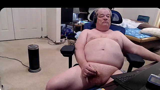 Snapshot of HomerPrice chatting on December 2024 04:33:01 AM HomerPrice online show from December 2024 04:33:01 AM