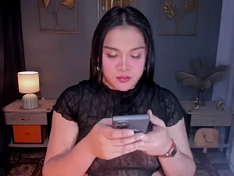 Snapshot of MaxeneCullens chatting on October 2025 01:50:02 AM MaxeneCullens online show from October 2025 01:50:02 AM