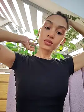 Leaberry online show from September 2025 09:15:01 PM