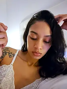 Leaberry online show from February 2026 02:53:01 AM