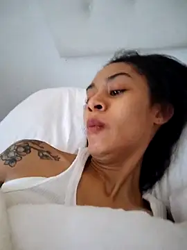 Leaberry online show from November 2025 11:47:02 AM