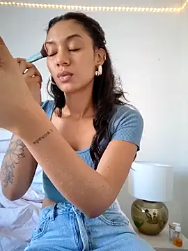 Leaberry online show from September 2025 01:54:01 PM
