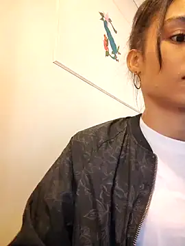 Leaberry online show from November 2025 09:41:01 PM