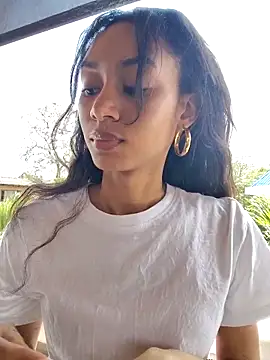 Leaberry online show from October 2025 03:22:01 PM