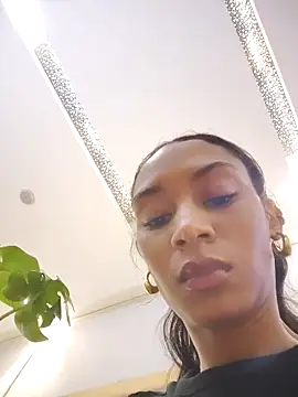 Leaberry online show from December 2025 04:51:01 PM