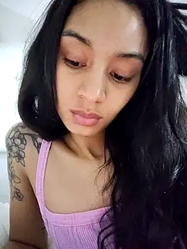 Leaberry online show from November 2025 01:43:02 AM