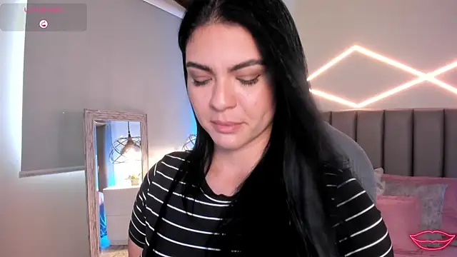 Veronicalanx1 online show from May 2026 02:45:01 PM