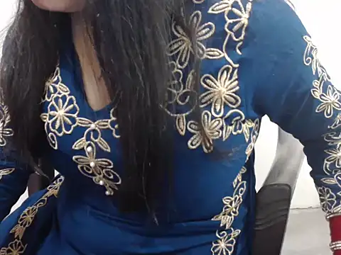 Snapshot of HOT_CHILLY chatting on April 2026 12:40:02 PM HOT CHILLY online show from April 2026 12:40:02 PM
