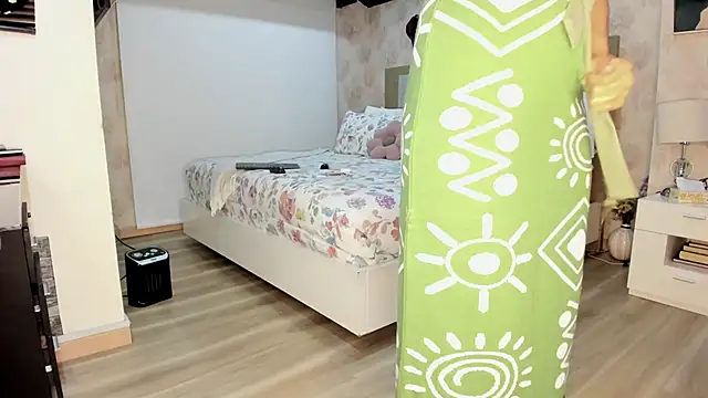 stefializon online show from April 2026 01:46:01 AM