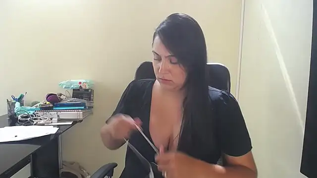 kendall 52 online show from November 2025 03:37:02 PM