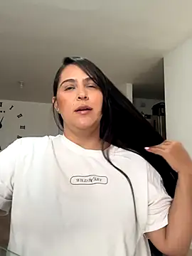 kendall 52 online show from September 2025 05:41:02 PM