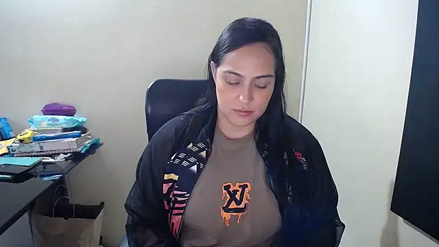 kendall 52 online show from February 2025 01:27:01 PM
