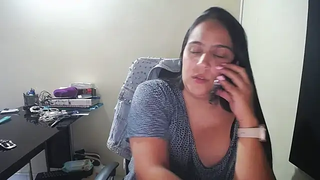 kendall 52 online show from November 2025 08:09:02 PM