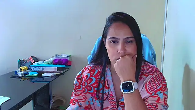 kendall 52 online show from October 2025 05:24:02 PM