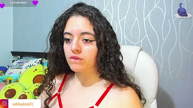 AshleyKim  online show from October 2025 11:49:01 PM