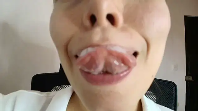 lisbet21x online show from September 2025 10:28:02 PM