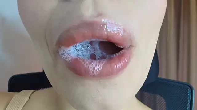 lisbet21x online show from April 2026 09:29:01 PM