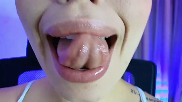 lisbet21x online show from May 2026 10:04:02 PM