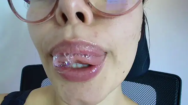 lisbet21x online show from September 2025 10:30:01 PM