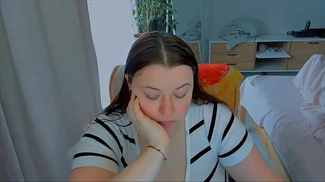 Snapshot of PolinaSalvatore chatting on October 2025 09:12:01 AM PolinaSalvatore online show from October 2025 09:12:01 AM