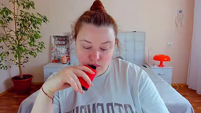 Snapshot of PolinaSalvatore chatting on May 2026 12:48:02 PM PolinaSalvatore online show from May 2026 12:48:02 PM