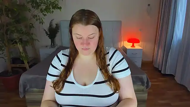 Snapshot of PolinaSalvatore chatting on October 2025 02:10:01 PM PolinaSalvatore online show from October 2025 02:10:01 PM