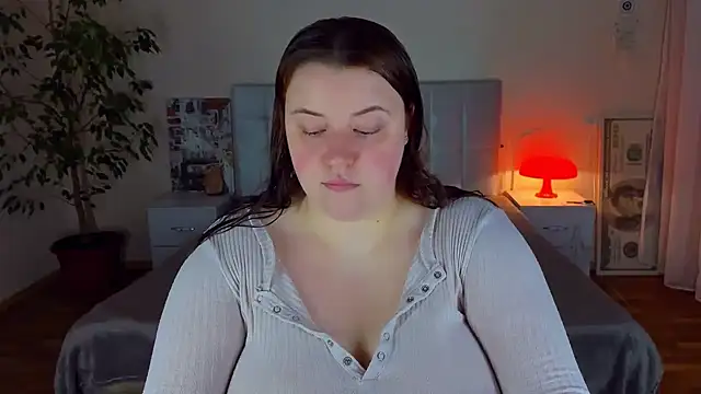 Snapshot of PolinaSalvatore chatting on June 2026 07:48:01 PM PolinaSalvatore online show from June 2026 07:48:01 PM