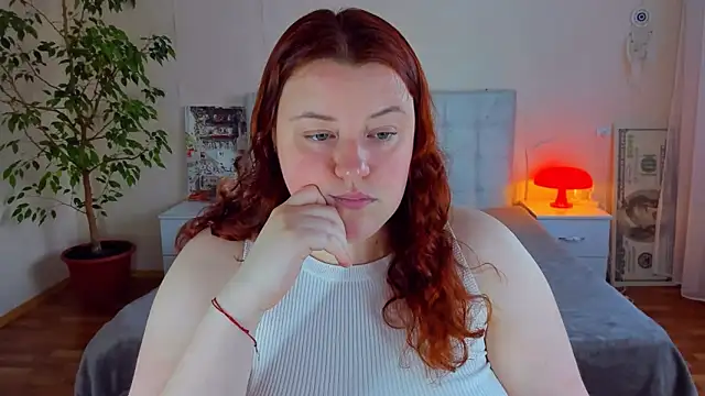 Snapshot of PolinaSalvatore chatting on June 2026 03:35:02 PM PolinaSalvatore online show from June 2026 03:35:02 PM