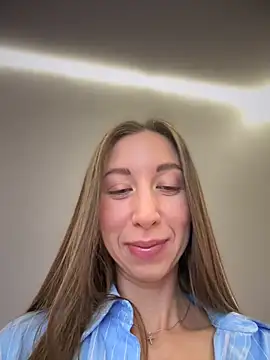 EvaCatt online show from February 2026 02:33:02 AM