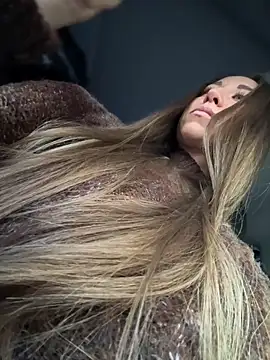 EvaCatt online show from November 2025 03:32:01 AM